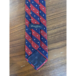 Brooks Brothers Men's Red Blue Stars Stripes Work Preppy Silk Tie 57in x 3.75in